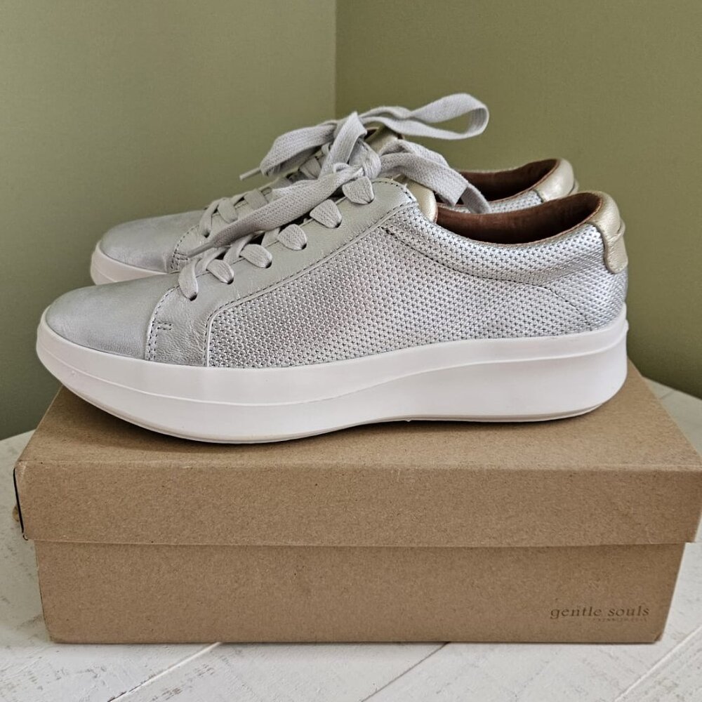 Gentle Souls - Rosette Silver Sneakers  Sz 9 new in box